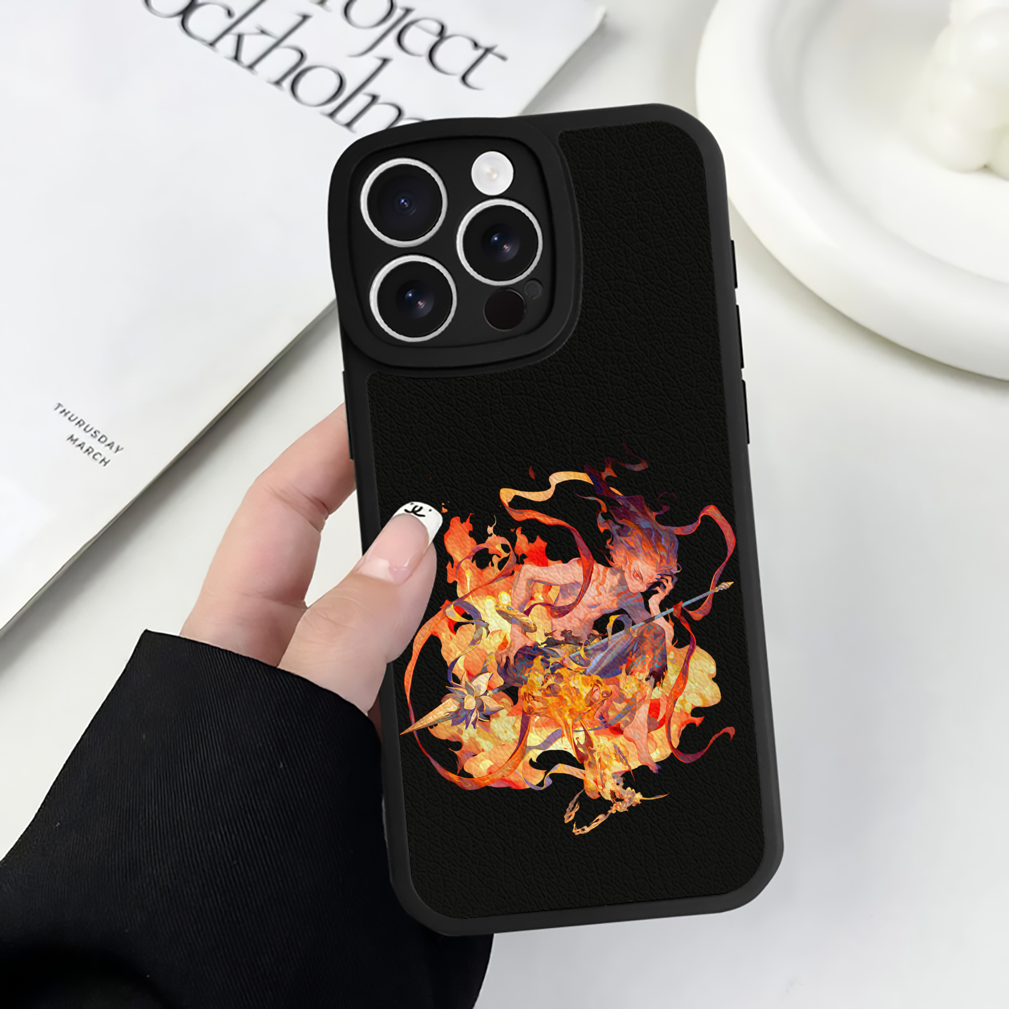 （画像用） Ne Zha 2 ナタ 魔童の大暴れ 【iPhone 16シリーズ対応】シリコンスマホケース（レザー調） 材質：シリコン